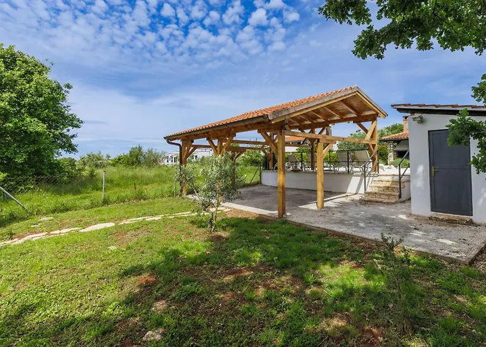 펜션 Ema By Interhome Nova Vas (Porec)