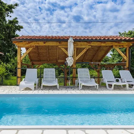 Nyaraló Ema By Interhome